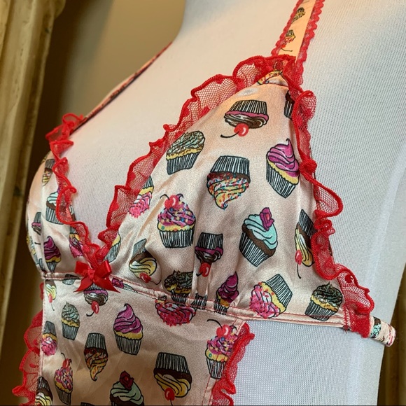 VS Vintage Sexy Little Things Cupcake Bakery Apron - Picture 8 of 14